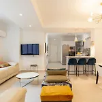 Central Beachfront Apartment